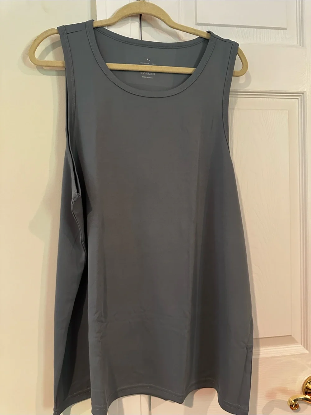 Lot of 6 Assorted Solid Scoop Neck Men’s Muscle Tank Tops Exercise Workout Sz XL